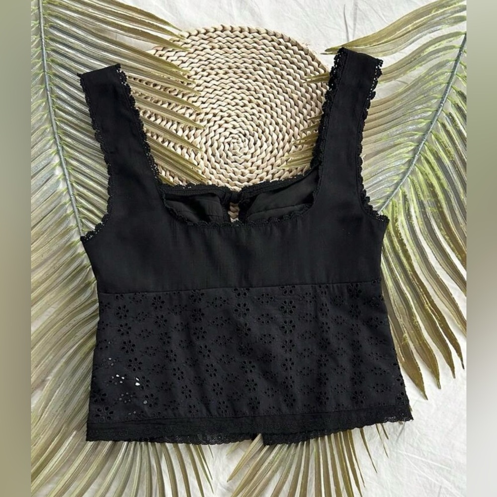 Black Lace-Up Sleeveless Top - Picture 6 of 8
